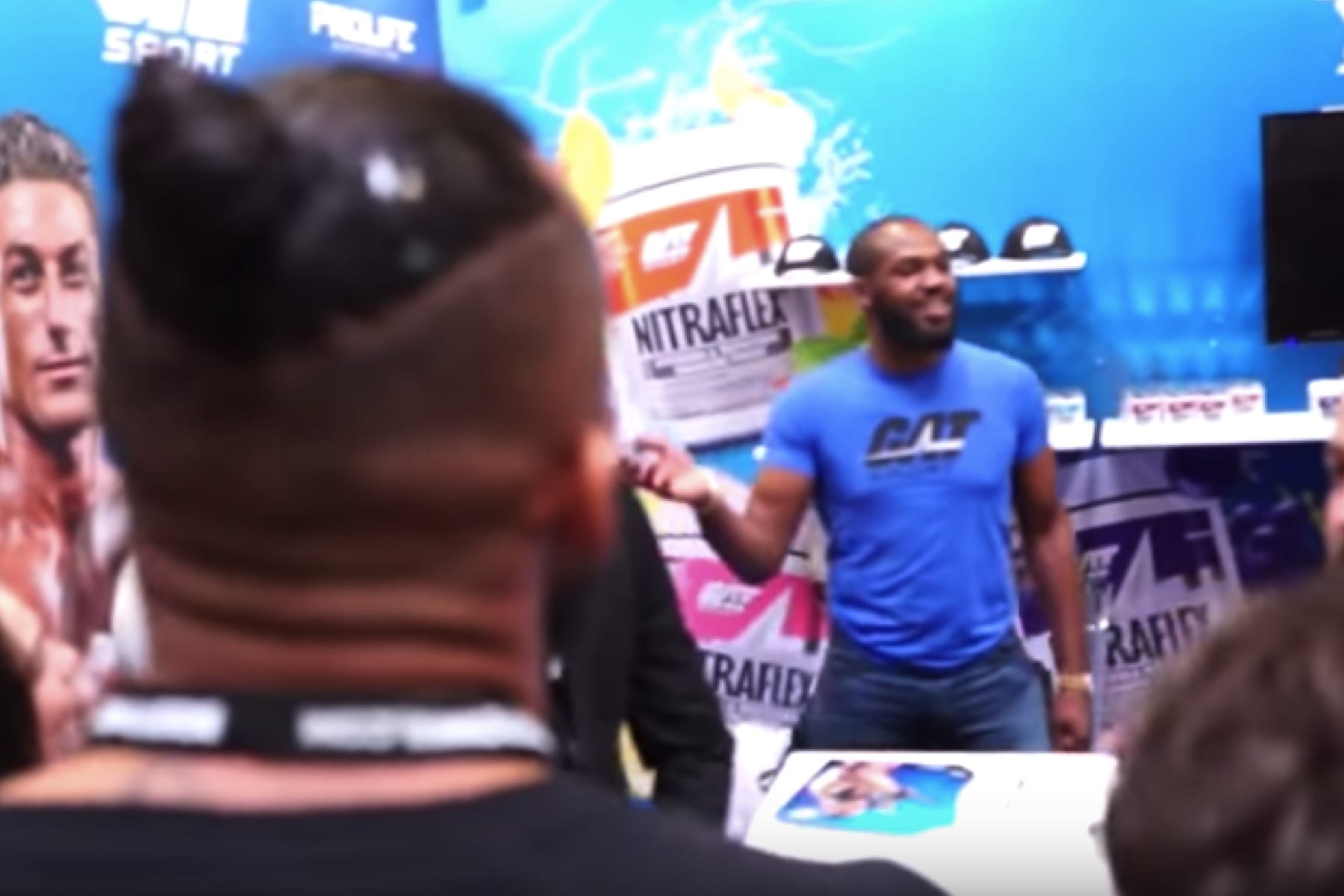 Watch: British Fighter Confronts 'D*ckhead' Jon Jones At Fitness Expo 1 ChiLe