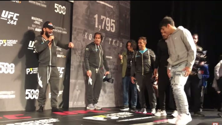 Jorge Masvidal Lets Fans Spar At Open Workouts (Video)