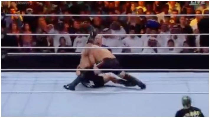 Cain Velasquez Dominates But Taps To Brock Lesnar At WWE Crown Jewel (Highlights) 1 Velasquez Lesnar
