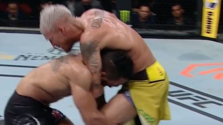 Charles Oliveira Submits Kevin Lee – UFC Brasilia Highlights