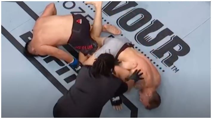 Jack Hermansson Quickly Taps Kelvin Gastelum - UFC Fight Island 2 Highlights 1 Hermansson Gastelum