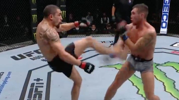 Robert Whittaker Edges Darren Till - UFC Fight Island 3 Highlights 1 Whittaker Till
