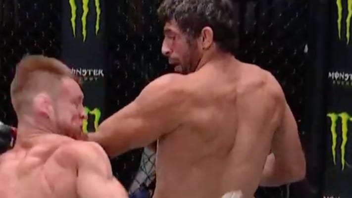 Beneil Dariush Earns Spinning Backfist Win – UFC Vegas 6 Highlights