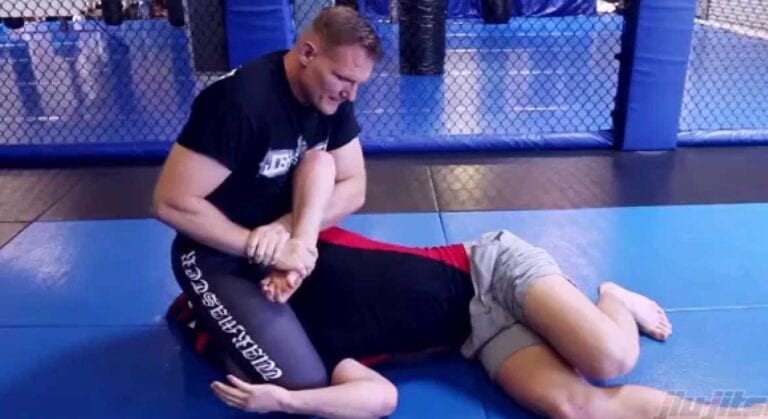 Wrist Locks – BJJ Technique Explained