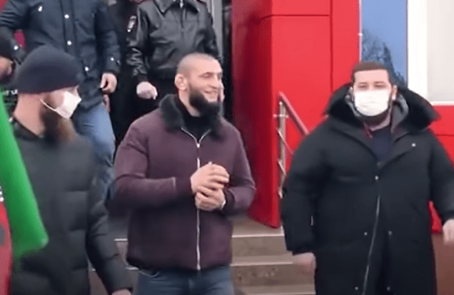Khamzat Chimaev Visits Chechnya Maskless Despite Recent Positive COVID-19 Test (Video) 1 Chimaev