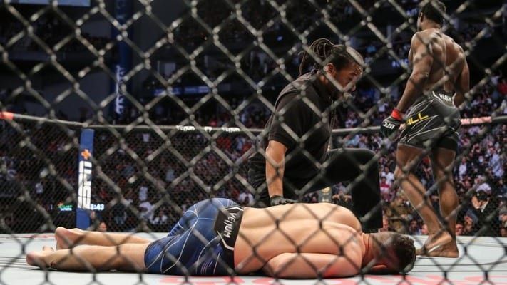 Chris Weidman Issues Statement on UFC 261 Leg Injury