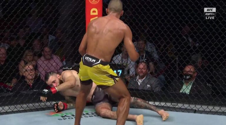 Edson Barboza Stops Shane Burgos With Bizarre Delayed Reaction Knockout – UFC 262 Highlights