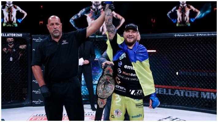 Yaroslav Amosov Dethrones Douglas Lima – Bellator 260 Highlights