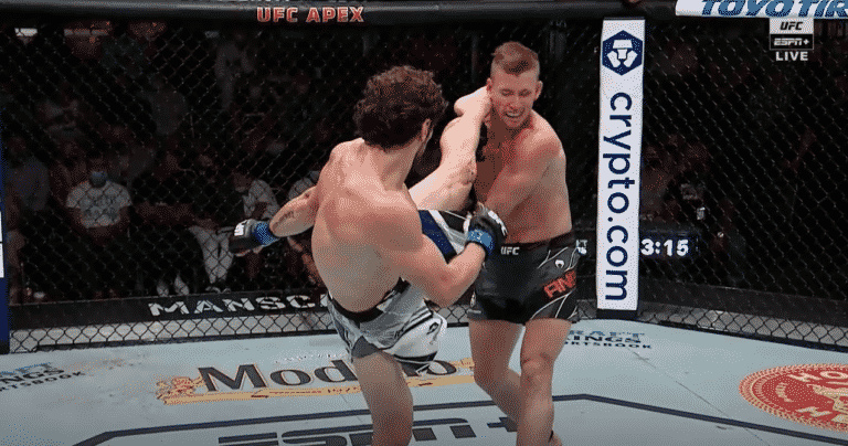 Melsik Baghdasaryan Stops Collin Anglin With Huge High-Kick – UFC Vegas 33 Highlights