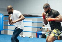 Tyron Woodley Floyd Mayweather