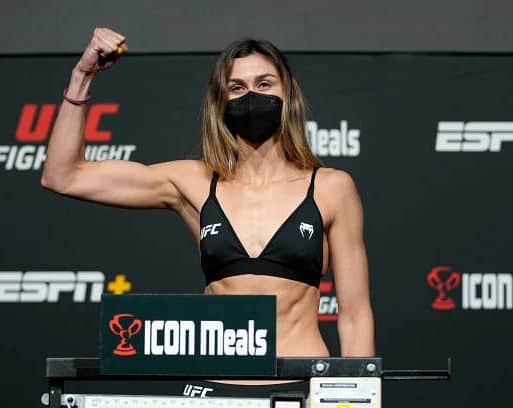 UFC Weight Classes: Explained 4 UFC Weigh In