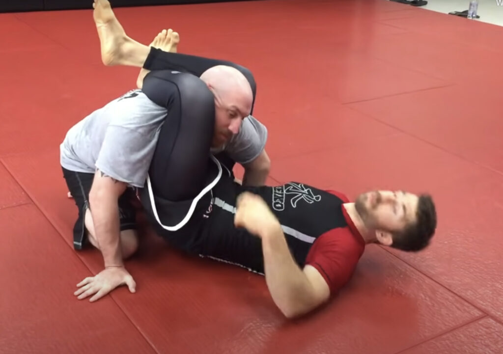 Triangle Choke - BJJ Submission 2 Basic Triangle Choke