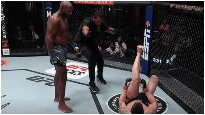 Fighters Call For Oblique Kick To Be Banned After Gruesome TKO At UFC Vegas 36