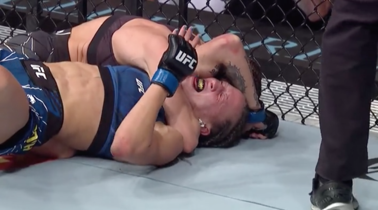 Maryna Moroz Stops Rival Mariya Agapova With Arm-Triangle – UFC 272 Highlights