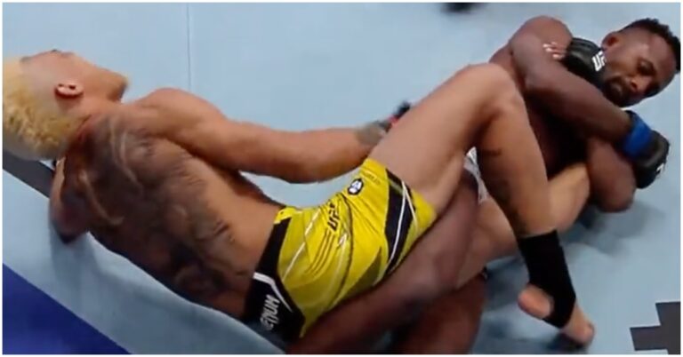Francisco Figueiredo Catches Daniel Da Silva With Slick Kneebar Submission – UFC Vegas 53 Highlights