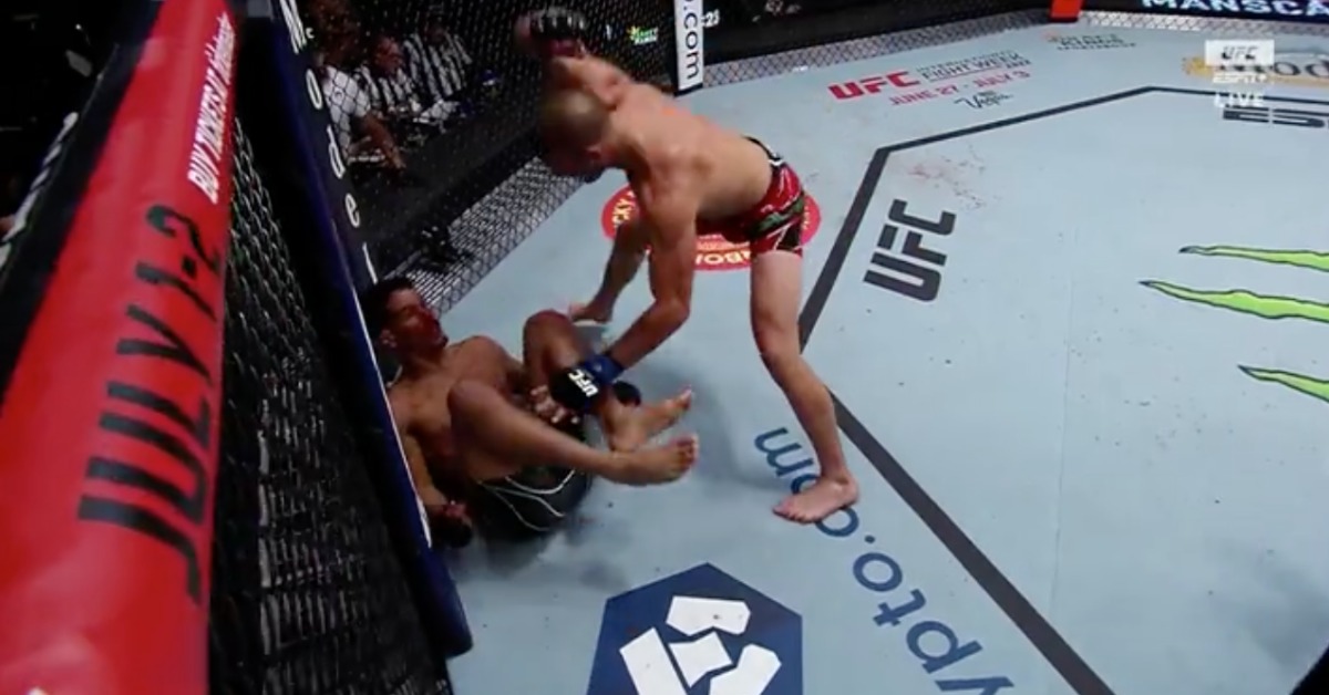 Andre Fialho Bloodies Miguel Baeza In First Round TKO Win - UFC Vegas 51 Highlights 1 Andre Fialho