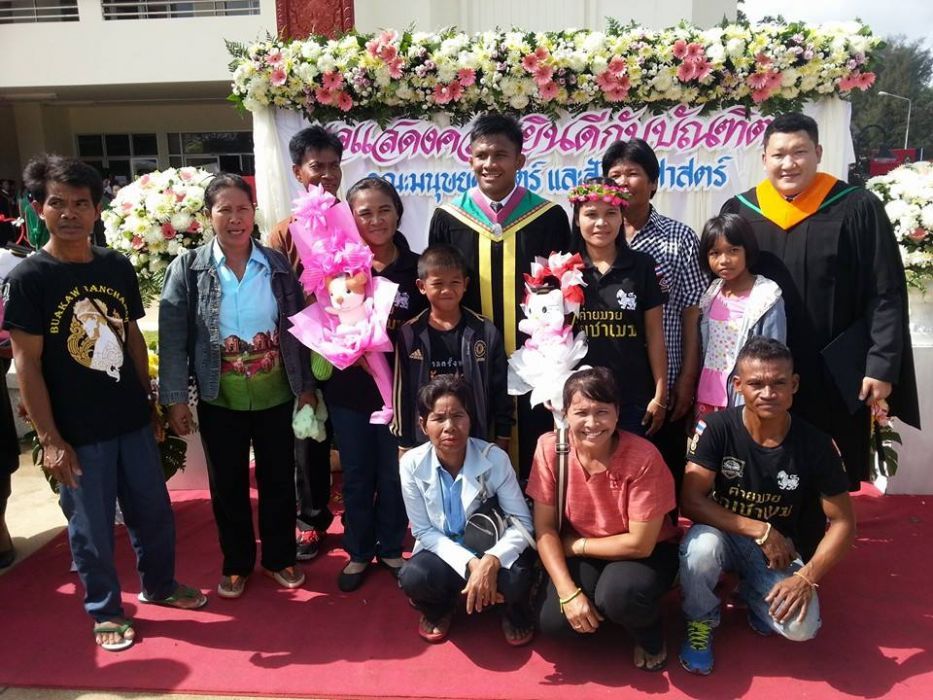 9 Facts About Muay Thai Superstar Buakaw Banchamek That Will Blow Your Mind 9 Honorary Masters and Ph.D. holder