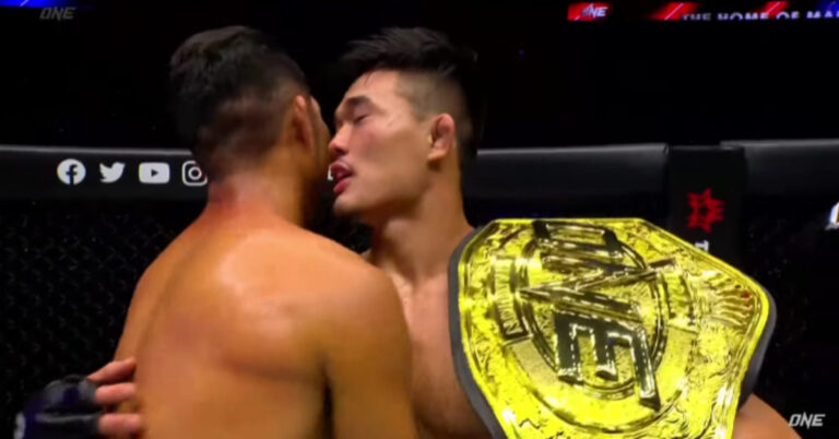 Christian Lee smashes Ok Rae Yoon to recapture the ONE lightweight title – ONE 160 Highlights