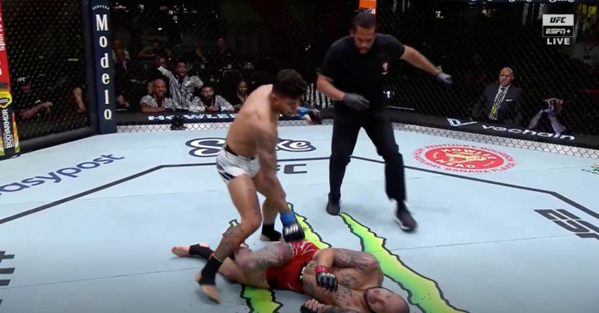 Jonathan Martinez stops Cub Swanson with brutal leg kick TKO victory - UFC Vegas 62 Highlights 1 Jonathan Martinez