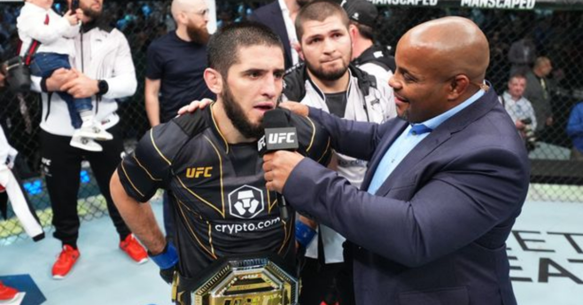 Islam Makhachev dedicates UFC title win to the late Abdulmanap Nurmagomedov in touching tribute 1 Islam Makhachev