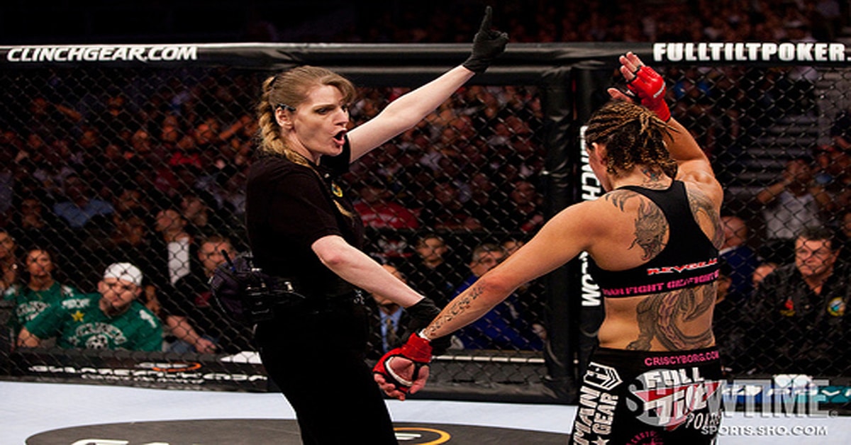 Exclusive: Referee Kim Winslow Discusses Critics, Sexism, Homemade Bread, and Her Worst Cage Experience 1 kim winslow