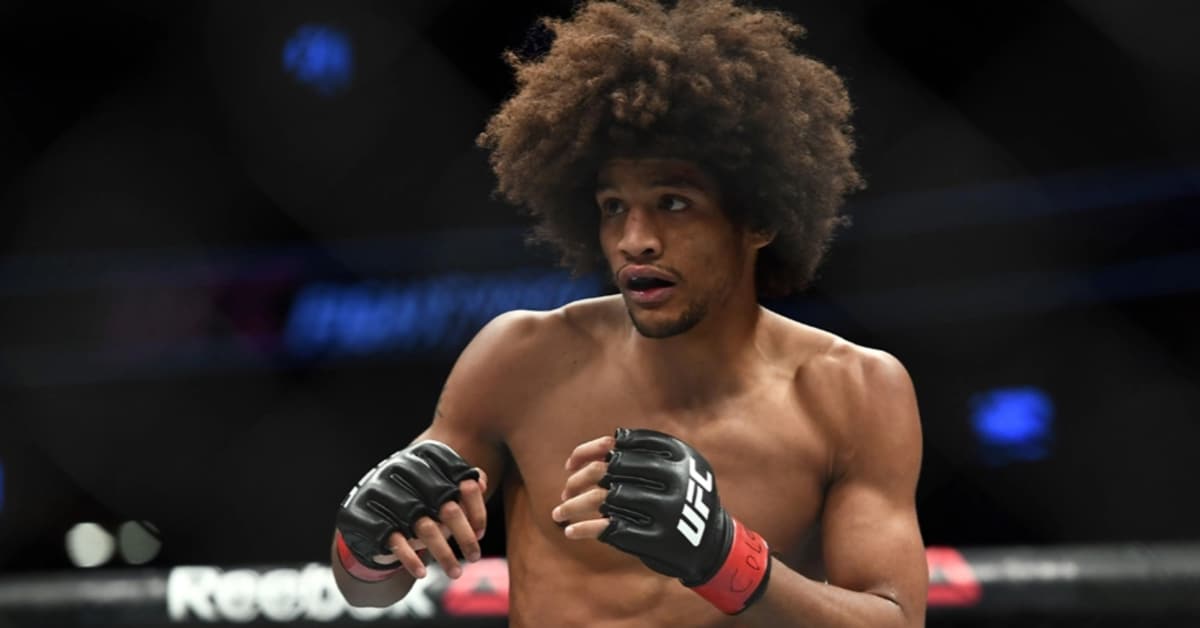 Alex Caceres contemplates move to slap fighting: "I think I could be pretty decent at slapping somebody." 1 Alex Caceres, Slap Fighting
