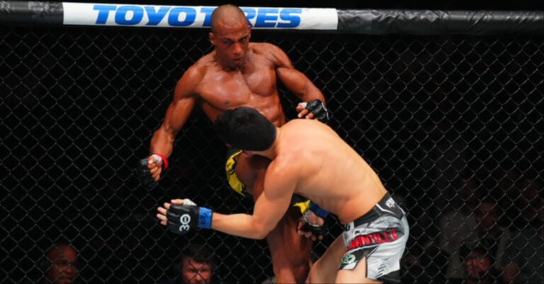 Edson Barboza lands highlight-Reel knee KO win over Billy Quarantillo – UFC Kansas City Highlights