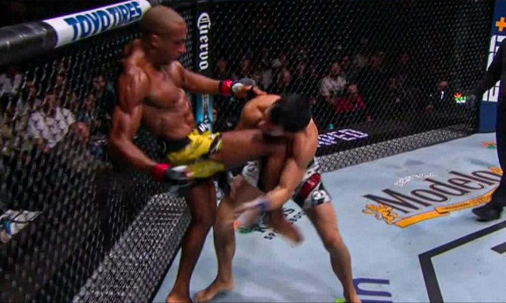 Edson Barboza calls for BMF title fight with Max Holloway after UFC Vegas 92 return: 'Bro, imagine' 3 Knee from Barboza at UFC Kansas City