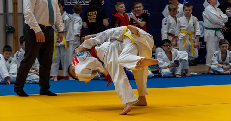 Judo Throws: A Complete List and 12 Most Versatile For Gi/No-Gi
