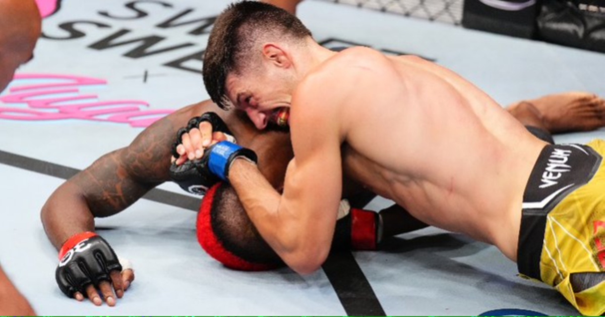 Joel Alvarez lands D'Arce choke submission win Marc Diakiese at UFC London Highlights