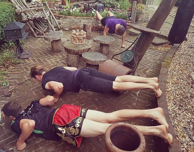 Knuckle Conditioning