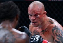 Anthony Smith survives gnarly eye injury to win close decision in rematch Ryan Spann UFC Singapore