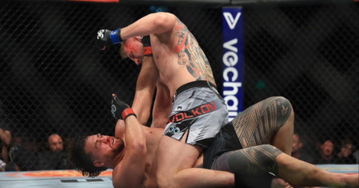 Alexander Volkov submits Tai Tuivasa with Ezekiel choke UFC 293 highlights