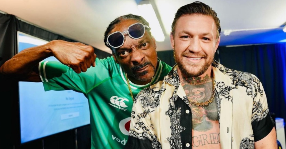 Conor McGregor meets Snoop Dogg in Dublin shadowboxes in front of him UFC
