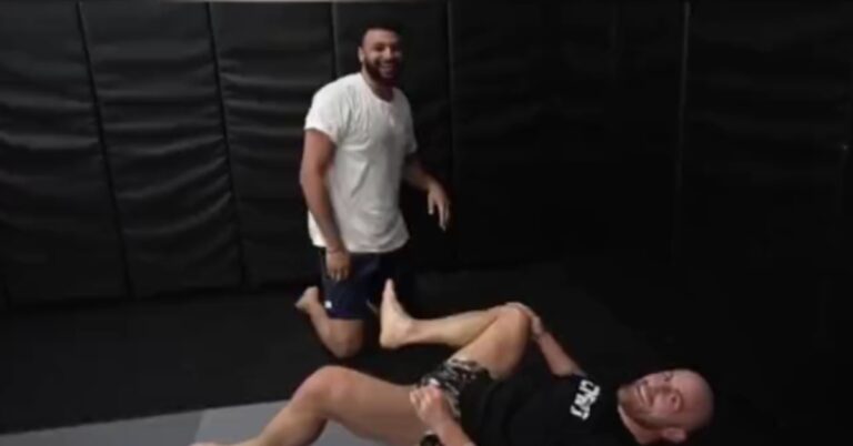 Video: UFC champ Alexander Volkanovski attempts to submit 6’4″ NBA star Jamal Murray in 60 seconds