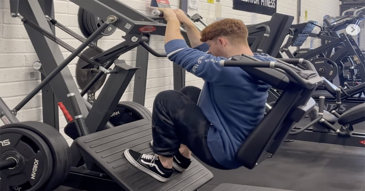 Pendulum squat online at home