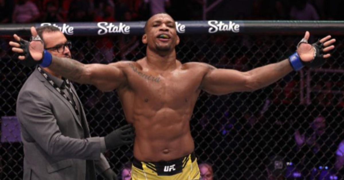 Jailton Almeida Dominates Derrick Lewis, earns Decisive unanimous decision - UFC Sao Paulo Highlights 1 Jailton Almeida