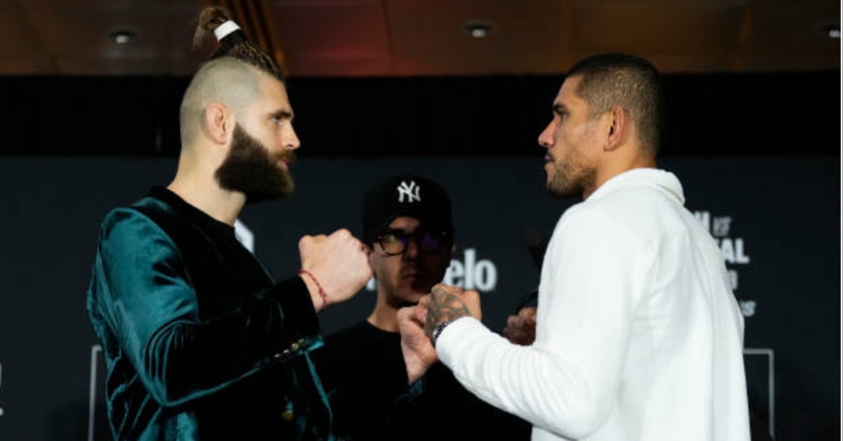 Video - Jiri Prochazka shares intense face off with Alex Pereira ahead of UFC 295 title fight in New York City 1 Jiri Prochazka faces off with Alex Pereira in an intense staredown ahead of their UFC 295 title fight