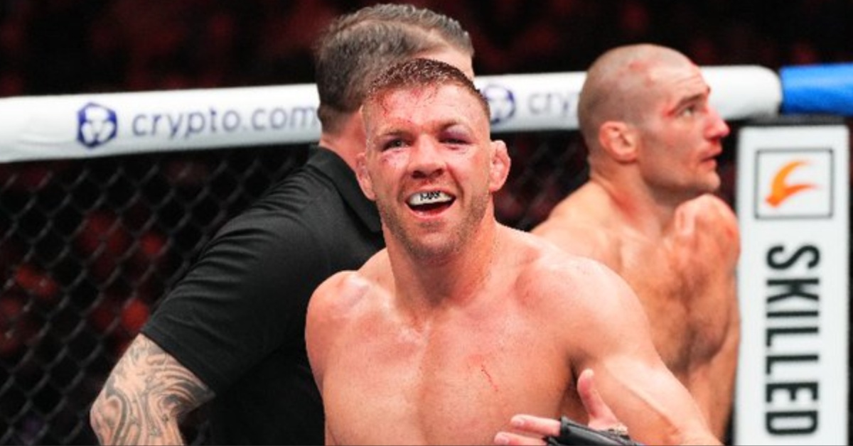 Dricus Du Plessis Outworks Sean Strickland, Captures Middleweight Title via Split Decision - UFC 297 Highlights 1 Dricus Du Plessis