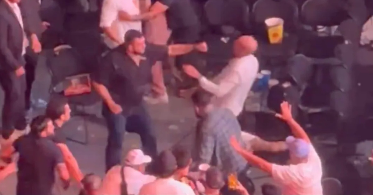 Video – Fan gets brutally KO’d after a massive brawl breaks out in the crowd at UFC Mexico City