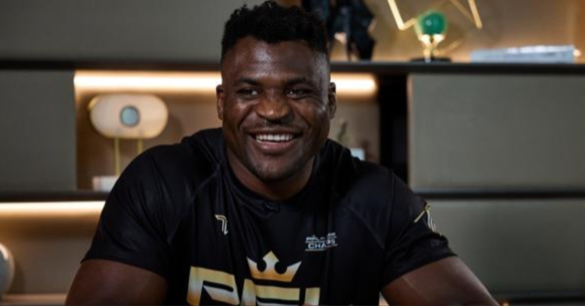 Video – Francis Ngannou gets fresh with female reporter during open workouts in Saudi Arabia