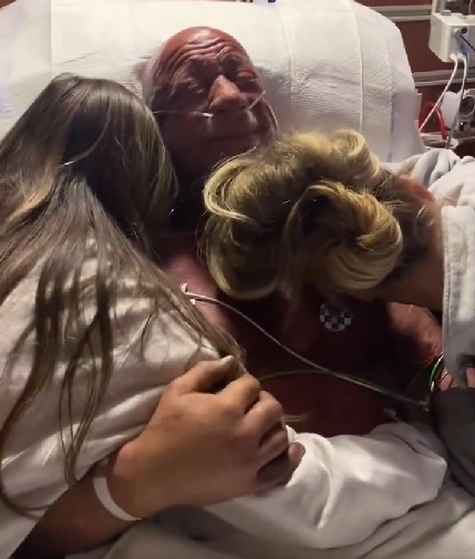 UFC heavyweight legend Mark Coleman is responsive after saving parents from destructive house fire 3 Mark Coleman