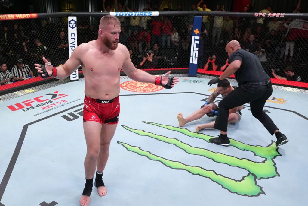 Aleksandar Rakic again rips Jiri Prochazka pre-UFC 300: 'You can't become a samurai by reading a book' 4 Aleksandar Rakic vs. Blachowicz