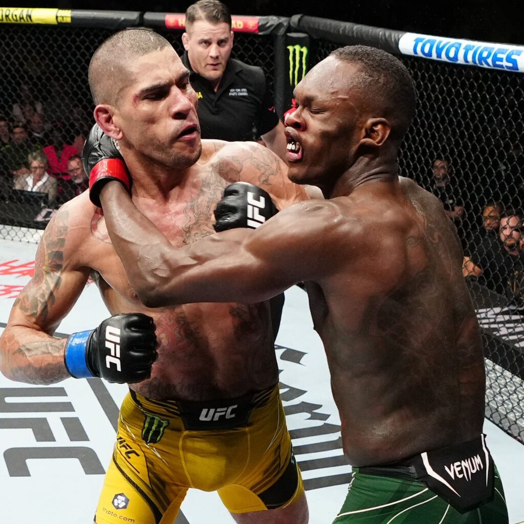 Pereira KOs Israel Adesanya at UFC 281