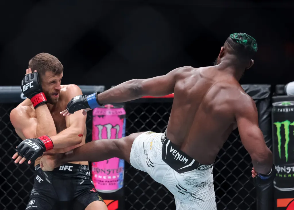 Aljamain Sterling UFC 300 Carmen Mandato 3