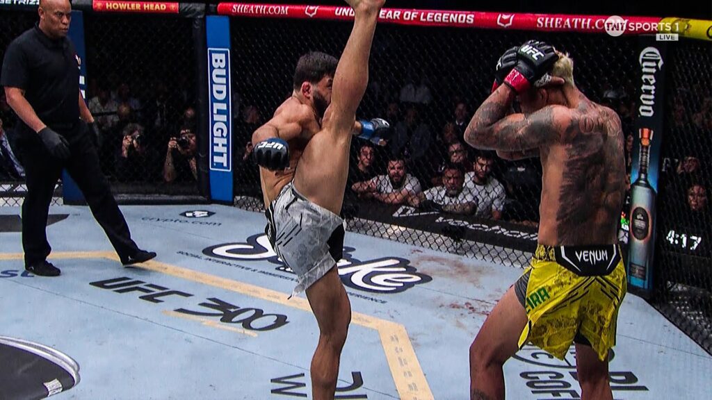 Arman Tsarukyan punches fan moments before his UFC 300 win over Charles Oliveira 4 Arman Tsarukyan vs. Charles Oliveira
