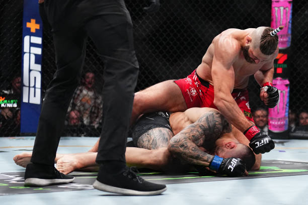 Jiri Prochazka eyes future middleweight drop after reclaiming UFC title: 'I know I could handle the division' 2 Jiri UFC 300 2