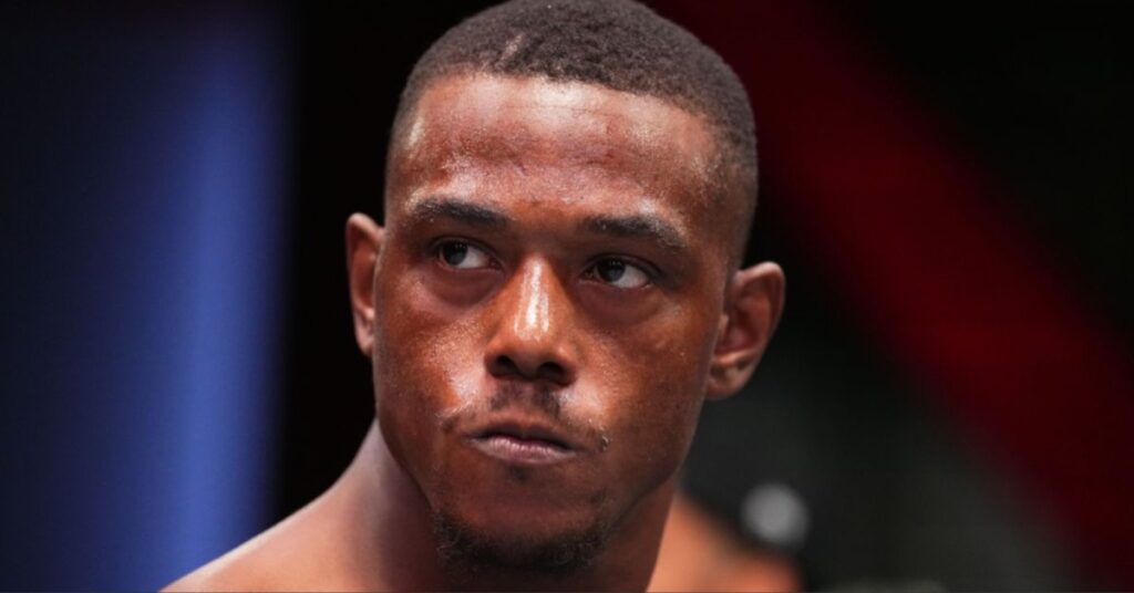 Jamahal Hill teases heavyweight move, Tom Aspinall clash after UFC 300: 'I like that fight, I'd have fun' 3 Jamahal Hill's early return from injury at UFC 300 could prove disastrous: 'He tore his Achilles clean off'