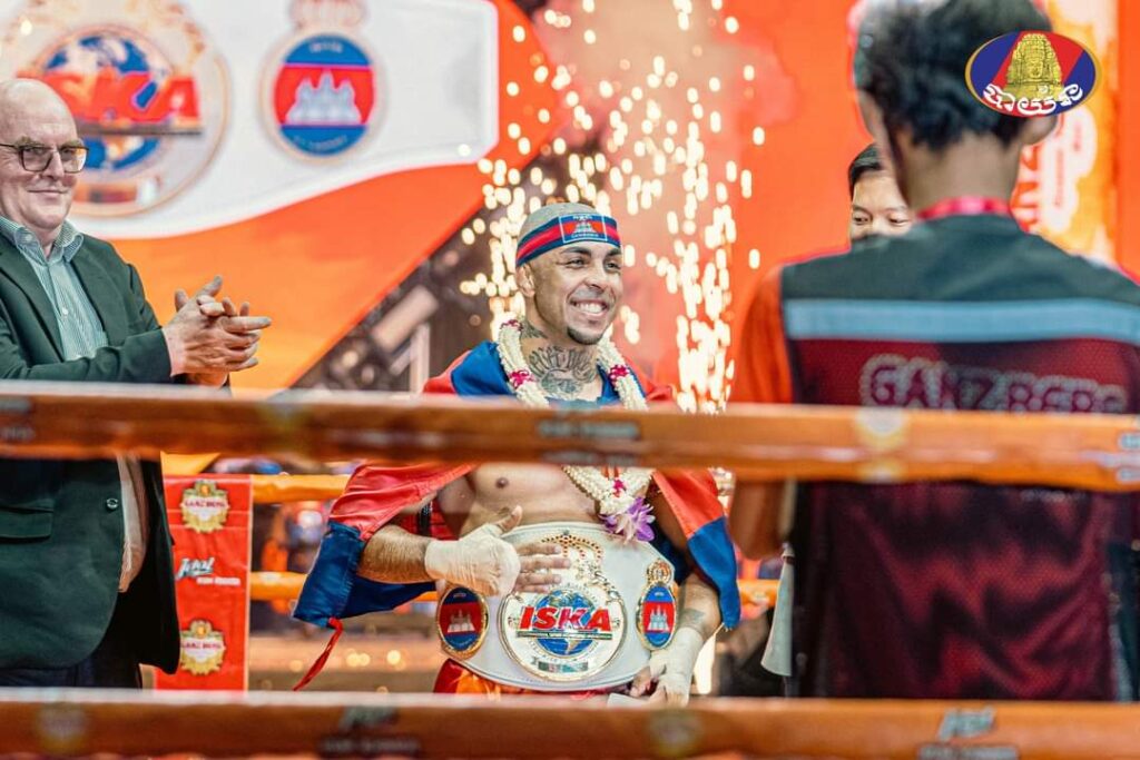 Thiago Teixeira wins ISKA middleweight title at IDOL Kun Khmer - Highlights 3 Thiago Teixeira