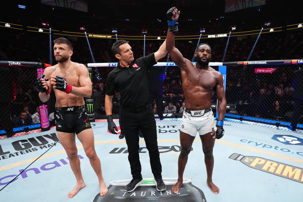 Aljamain Sterling dubs his bland performance against Calvin Kattar 'the most dominant fight' at UFC 300 2 Aljamain Sterling